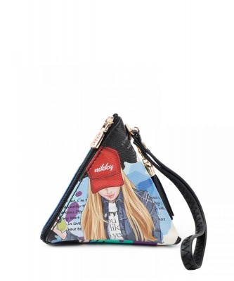 Nikky Triangle Pouch NK21003 Kimberly falls in love